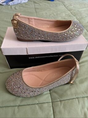 De Blossom Collection Gold Crystal-Embellished Ballet Flats